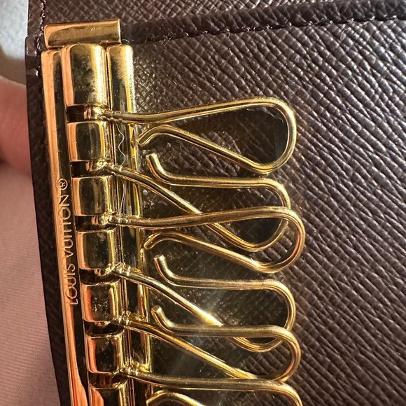 Louis Vuitton Key Holder Damier - Picture 16 of 16